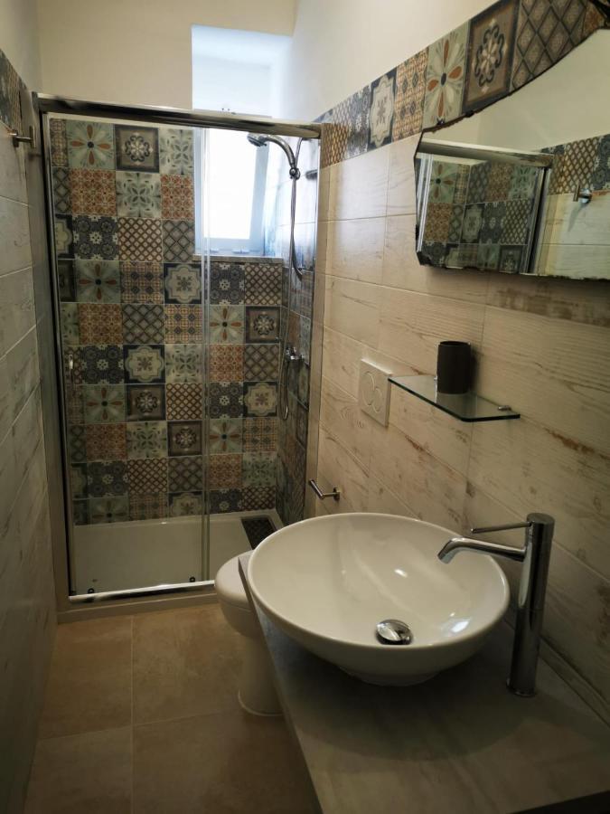 Ap Apartment - In Centro! กัลลีโปลี ภายนอก รูปภาพ