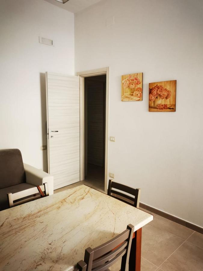 Ap Apartment - In Centro! กัลลีโปลี ภายนอก รูปภาพ